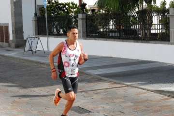 Nueva victoria de Rubén Palomeque en los 10 Km. Urbanos Ciudad de Telde (Foto Francisco Javier Santana y TA)